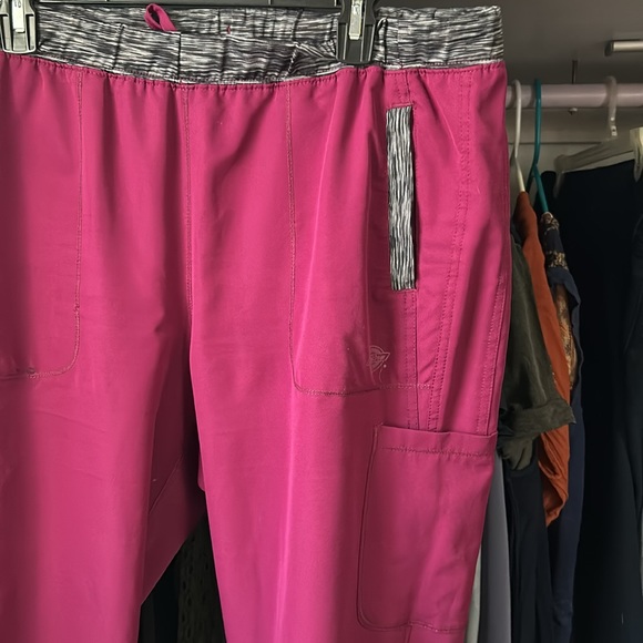 Dickies X-Large scrub bottom jogger. Burgundy. Used in good condition. - Picture 3 of 11